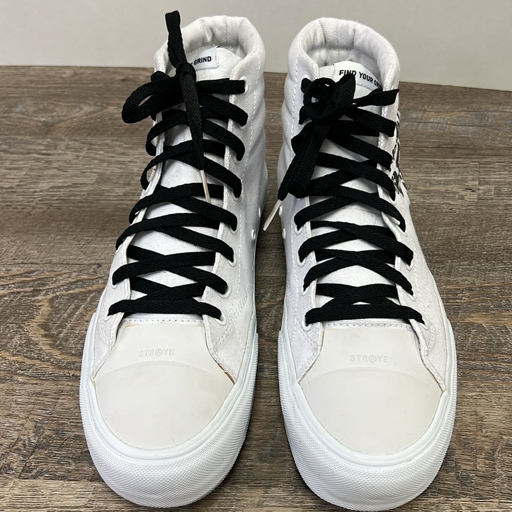 SOLD Straye Find Your Grind “The Future Belongs To The Misfits” Sneakers - Picture 2 of 10